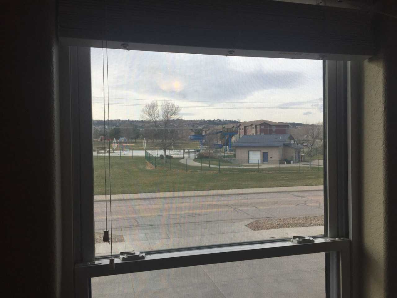 4102 Parkview Dr - Photo 6 of 13