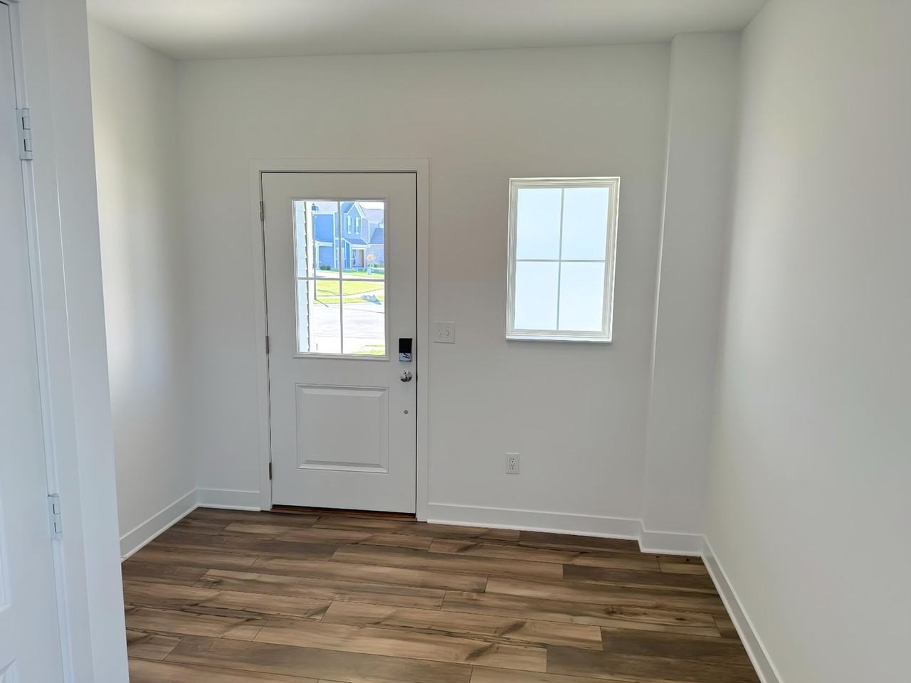 5905 5905 Fire Opal Way - Photo 2 of 27