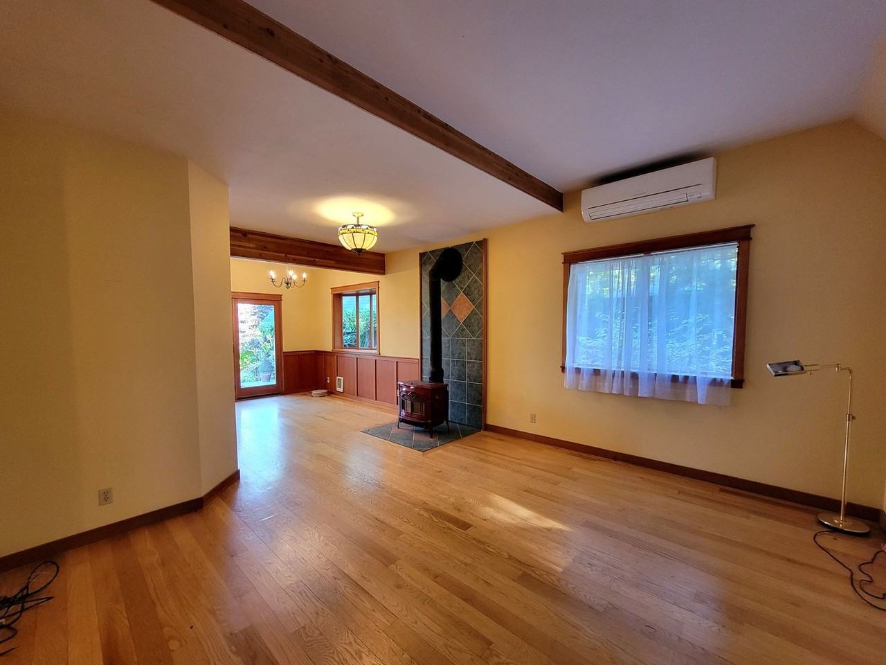 5261 Rose Ave Ne - Photo 3 of 25