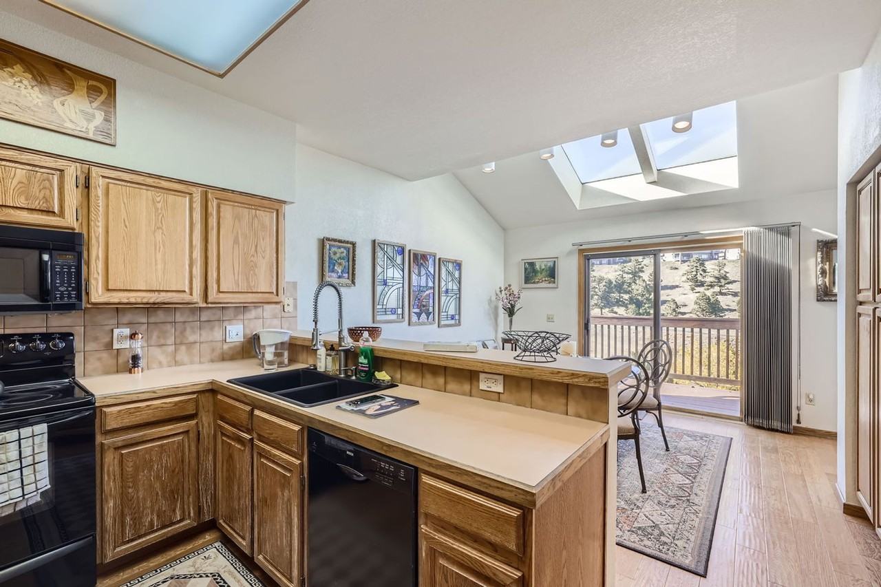 752 Chimney Creek Dr #B - Photo 5 of 15