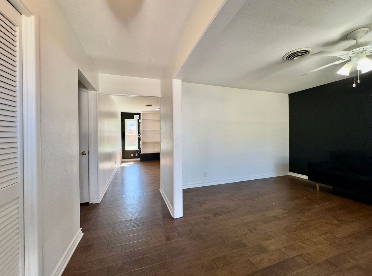 3515 Seaboard Ave - Photo 3 of 25