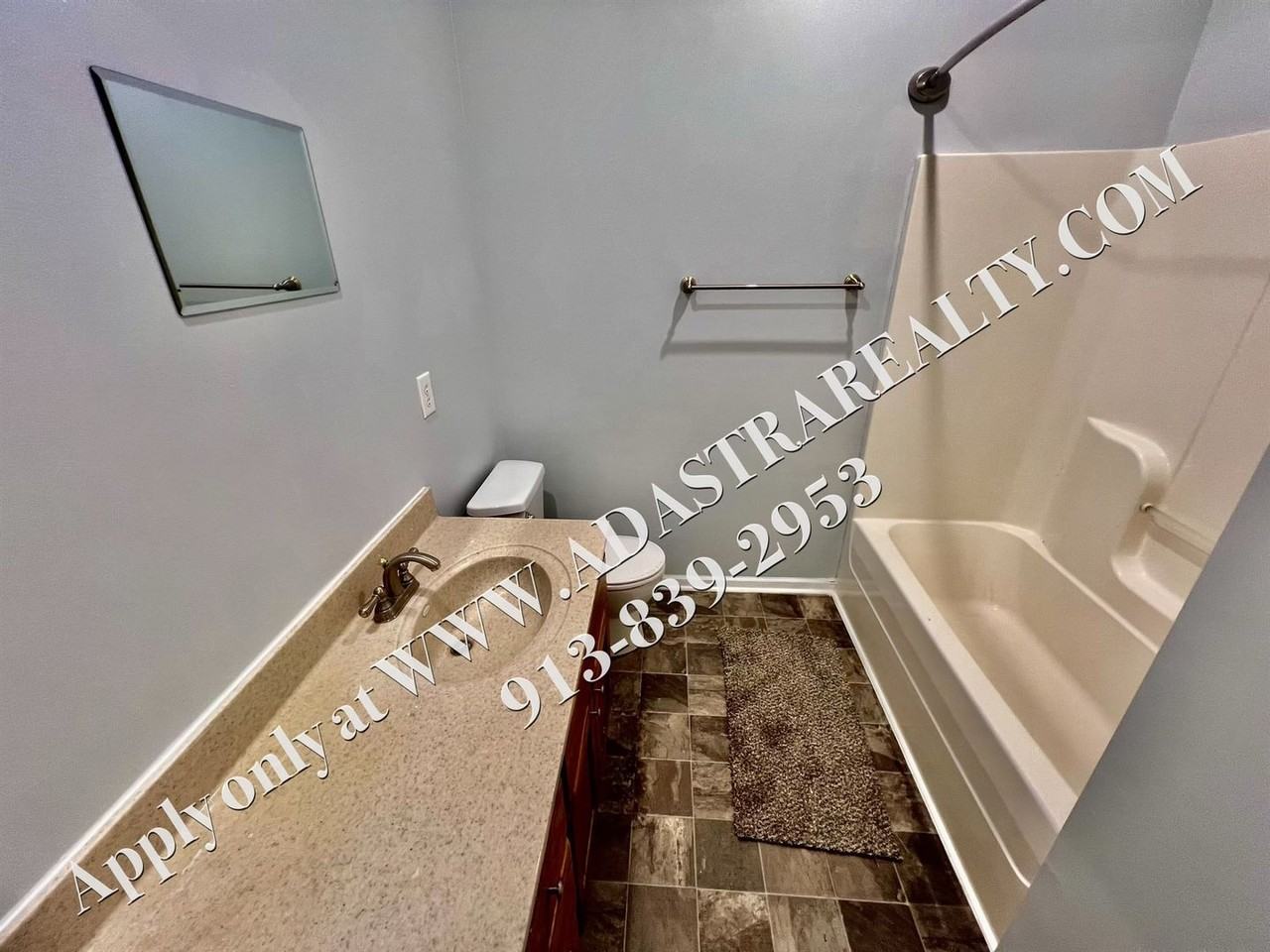 725 Woodson Ln - Photo 5 of 26