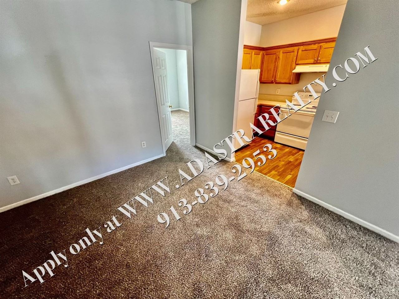 725 Woodson Ln - Photo 7 of 26