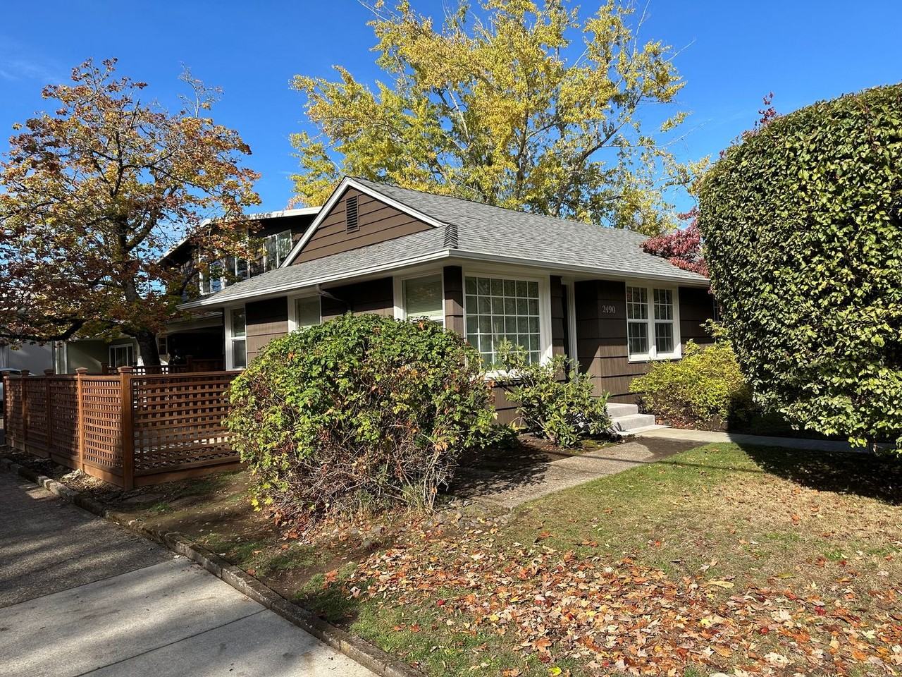 2490 Alder St - Photo 2 of 25