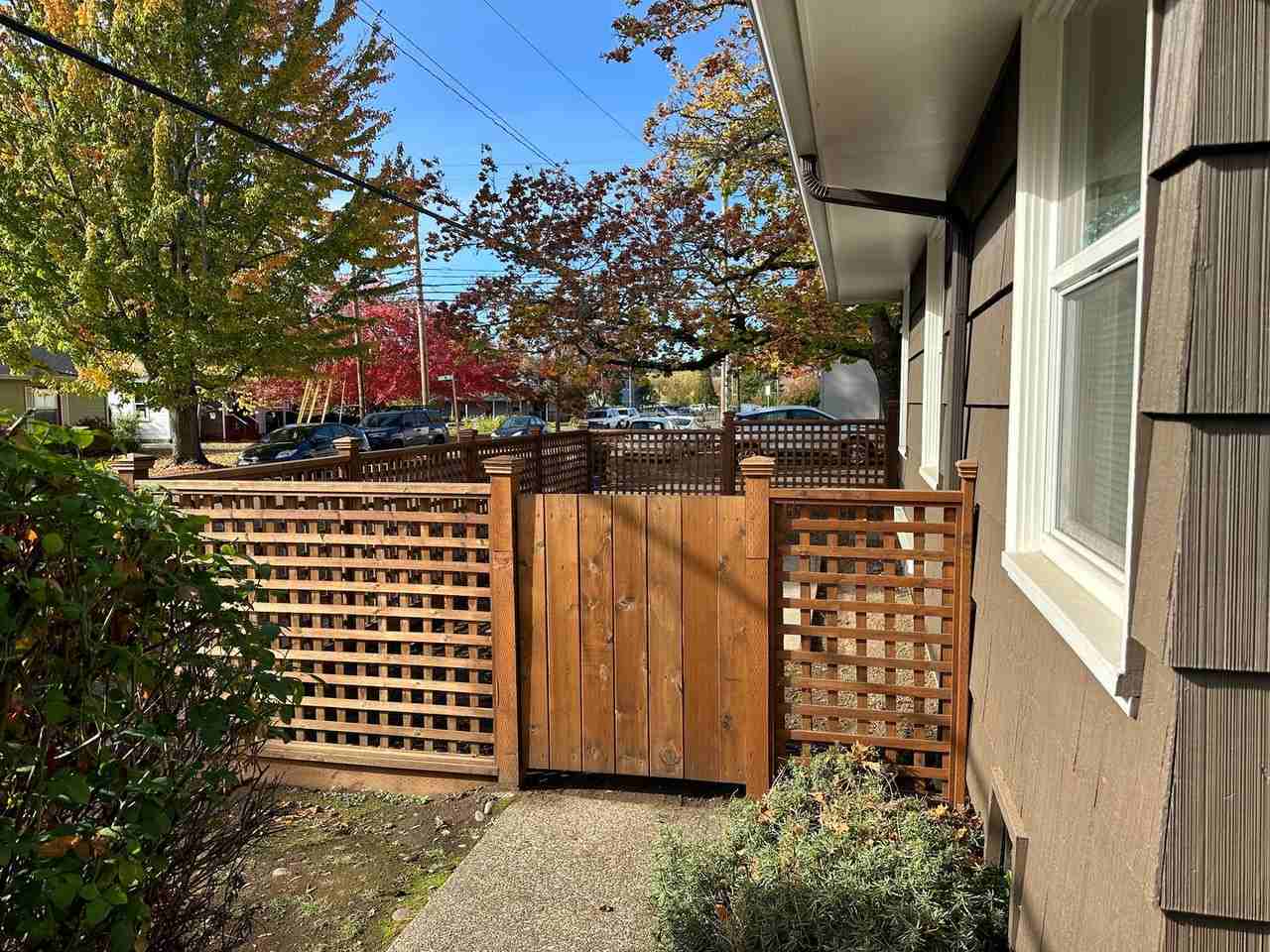2490 Alder St - Photo 3 of 25