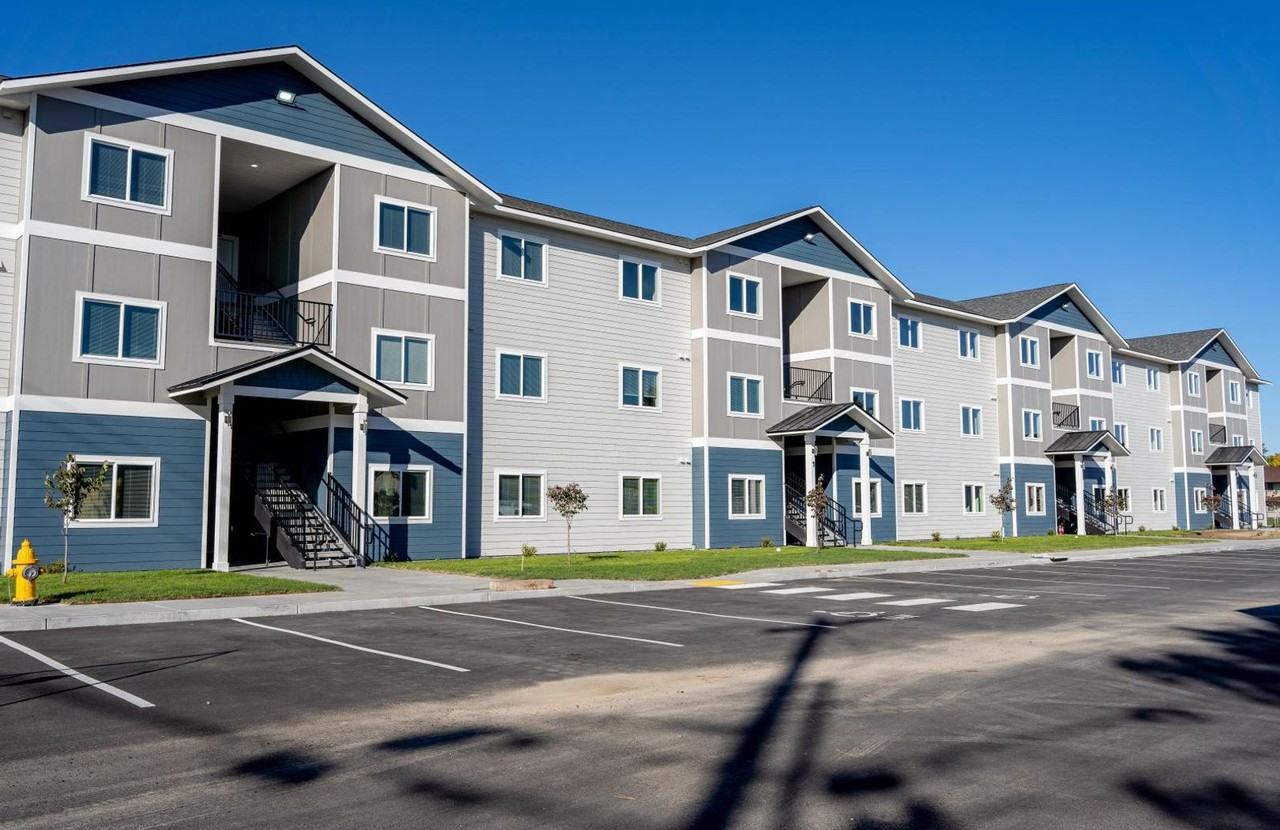 Skyline Apartments, LLC - Photo 2 of 10