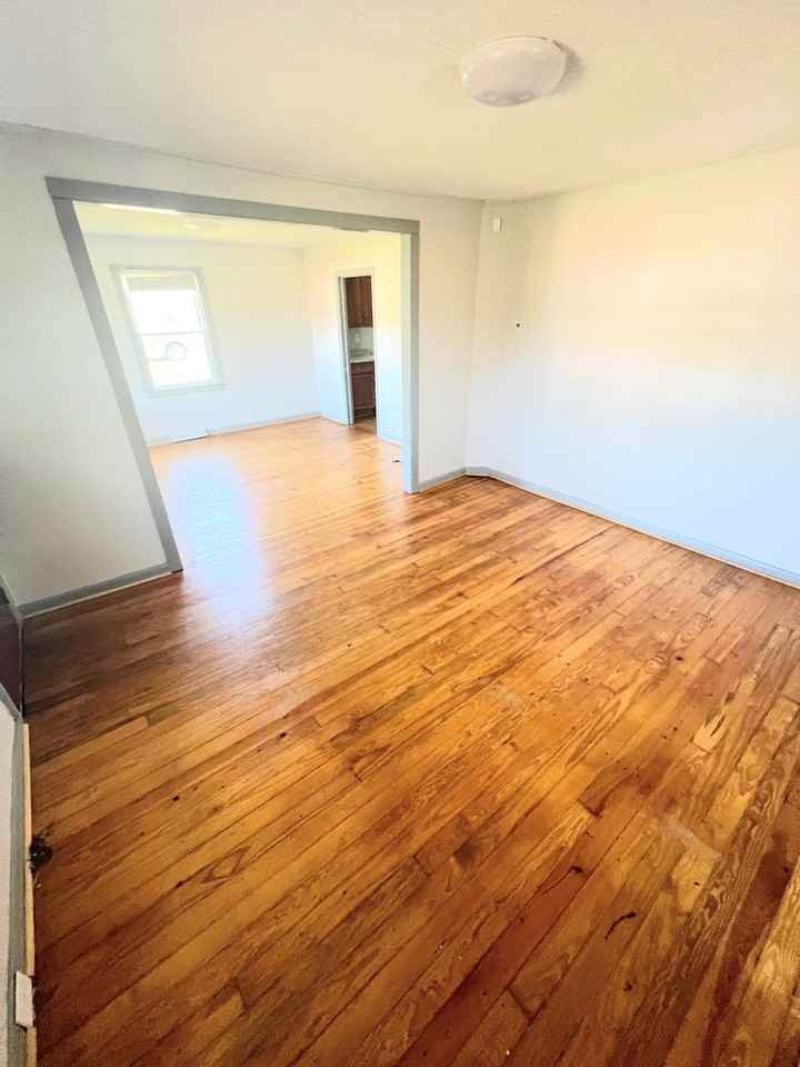 197 Tyree Cir - Photo 3 of 8