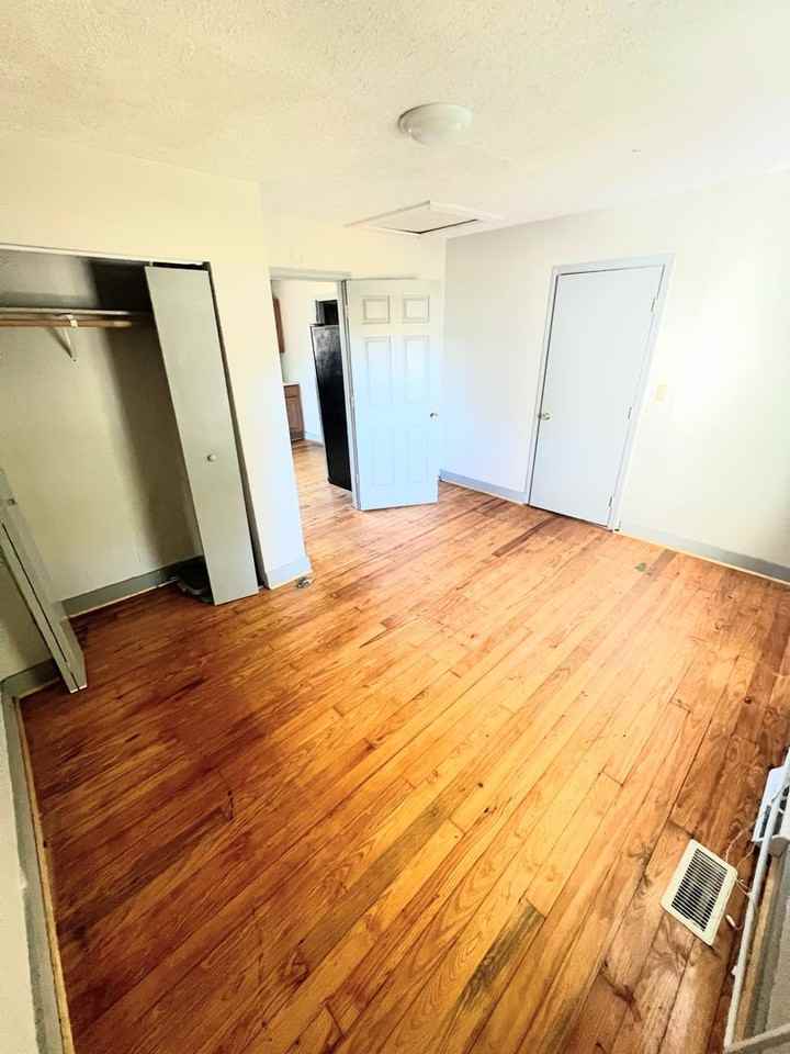 197 Tyree Cir - Photo 6 of 8