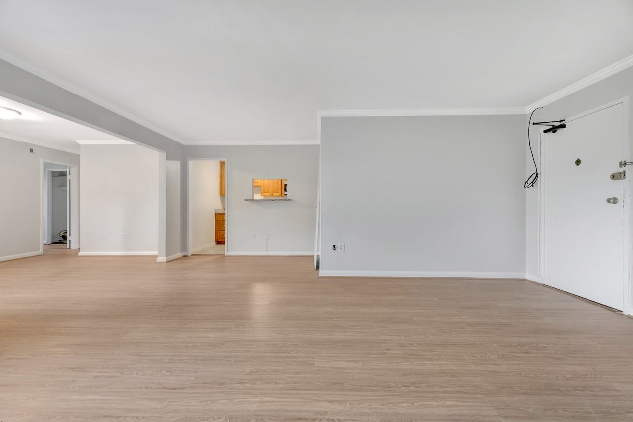 2400 41st St Nw #306 - Photo 3 of 15