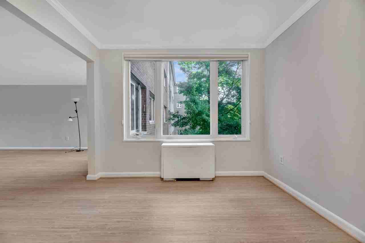 2400 41st St Nw #306 - Photo 7 of 15