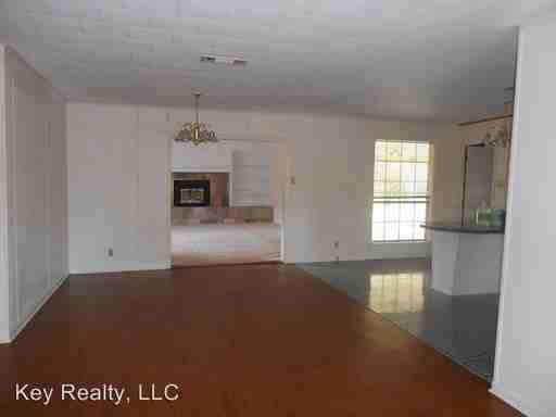 348 Stovall Rd - Photo 2 of 8