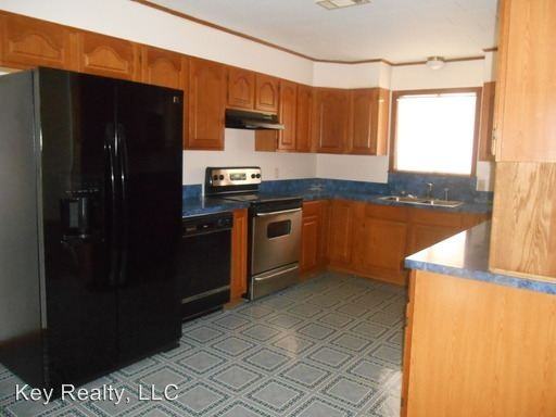 348 Stovall Rd - Photo 3 of 8