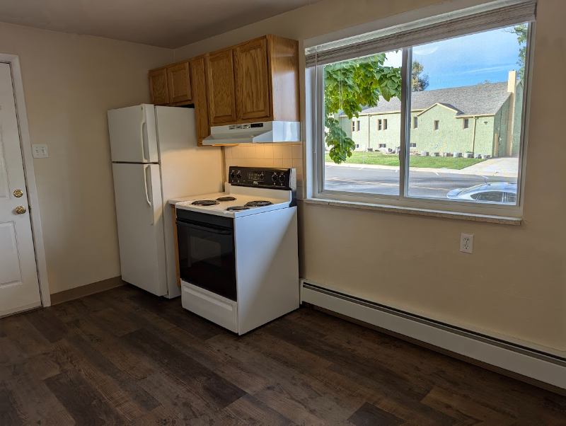 720 21st St - Photo 3 of 9