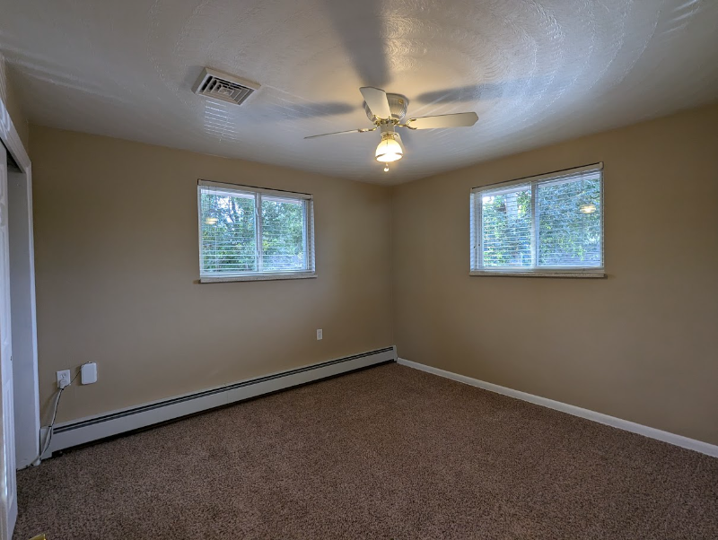 720 21st St - Photo 7 of 9