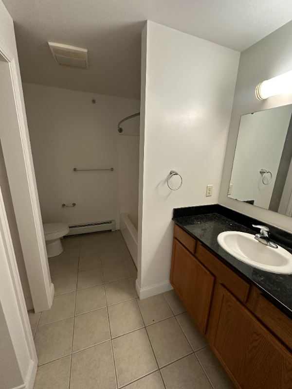 235 Pearl St - Photo 7 of 7