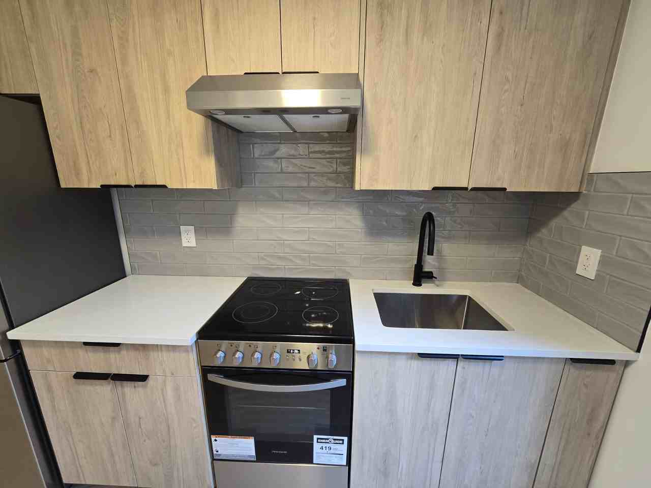 5198 Spencer Street - Photo 5 of 21