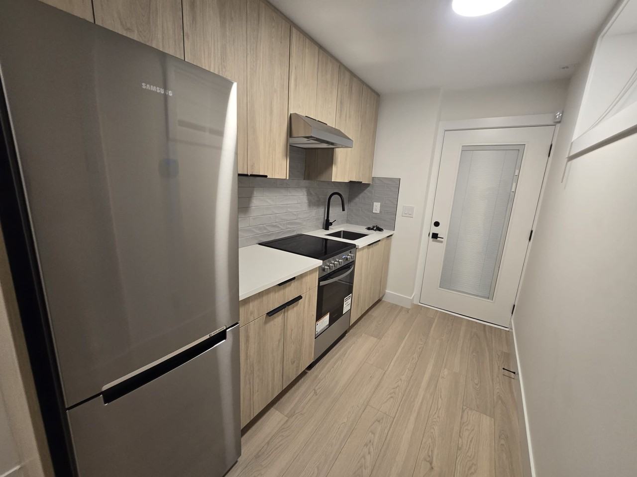 5198 Spencer Street - Photo 6 of 21