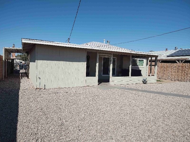 416 E Avenue B - Photo 2 of 17