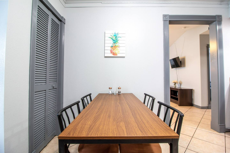 1815 Larkin Ave - Photo 3 of 17