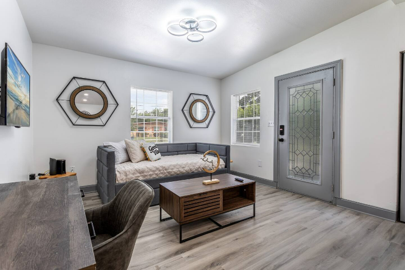 511 San Juan Blvd #1 - Photo 4 of 20