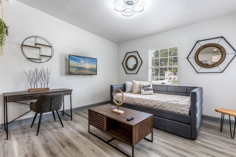 511 San Juan Blvd #1 - Photo 5 of 20