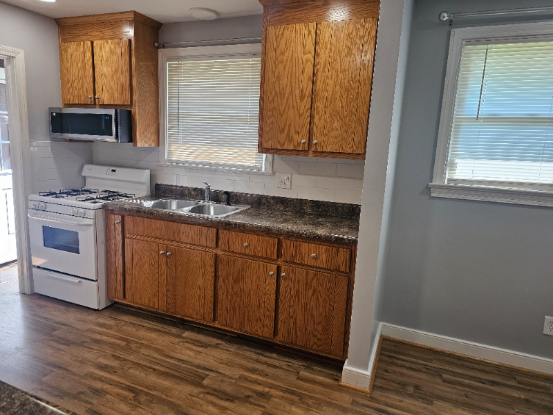 2220 Ferndale Ave - Photo 5 of 8