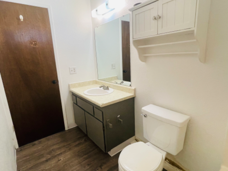 815 July Way - Photo 3 of 7