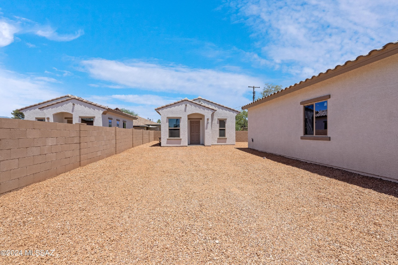 2350 North Norris Avenue #2