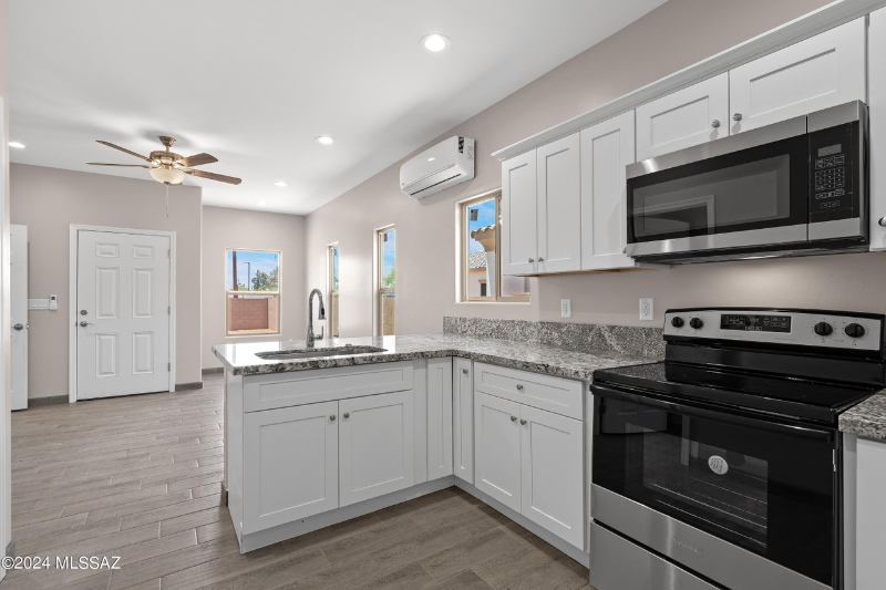 2350 North Norris Avenue #2 - Photo 4 of 14