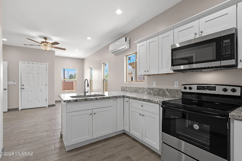 2350 North Norris Avenue #2 - Photo 5 of 14