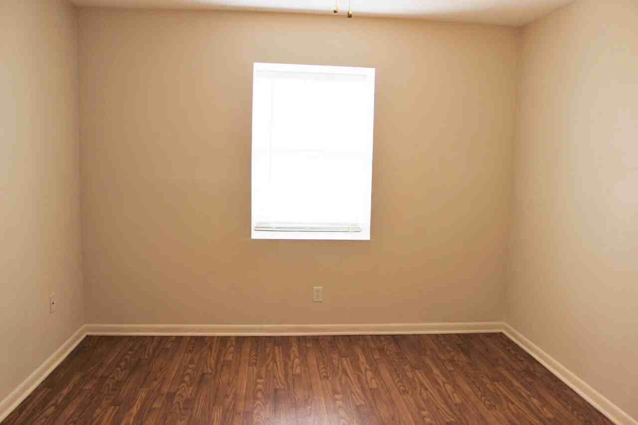 1509 Wyandotte Lane - Photo 3 of 10