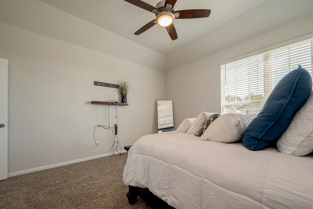 22015 Imperious Park Way - Photo 4 of 37
