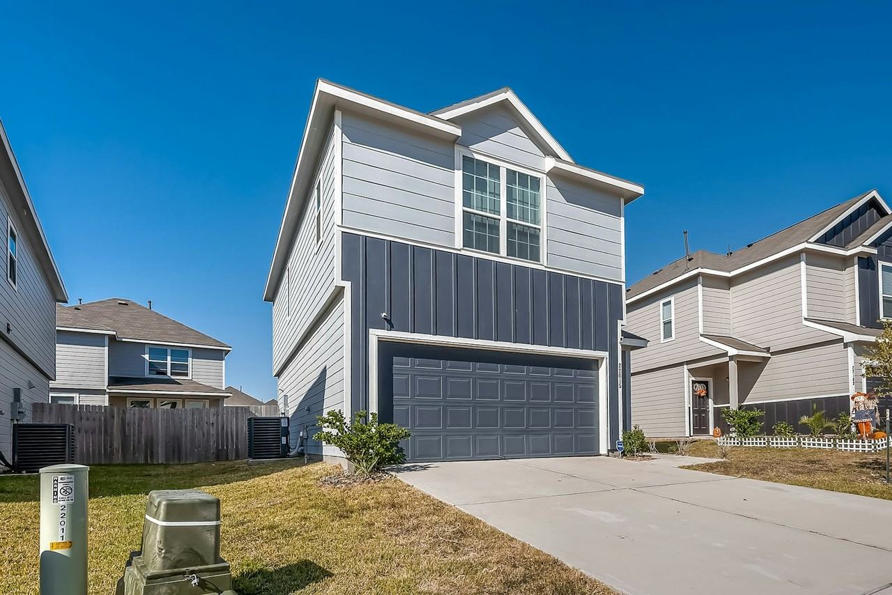 22015 Imperious Park Way - Photo 5 of 37