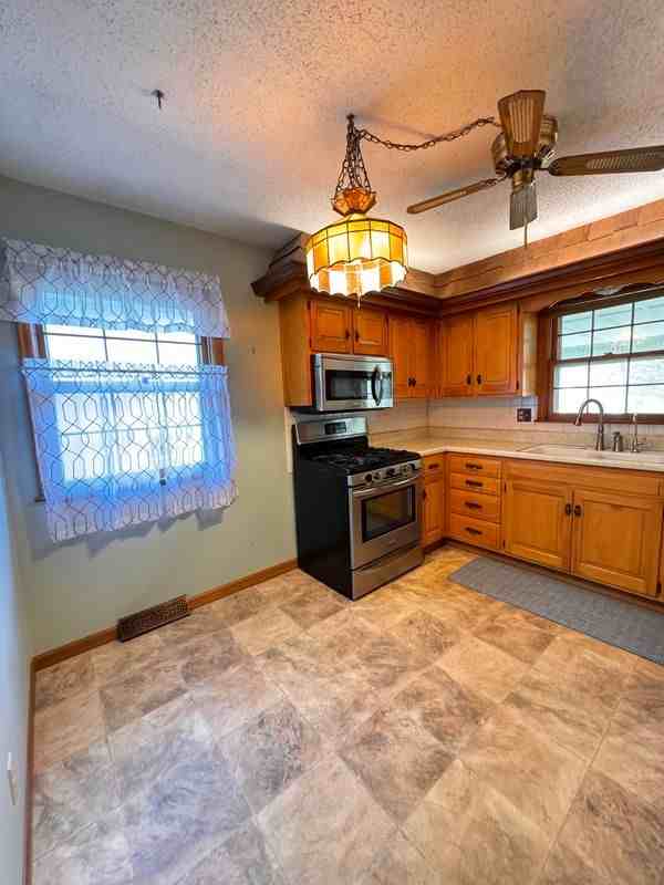 8000 Oakland Ave - Photo 6 of 21