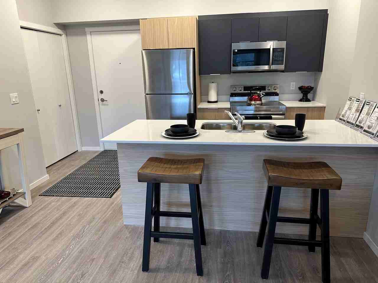 972 Bray Ave - Photo 3 of 7