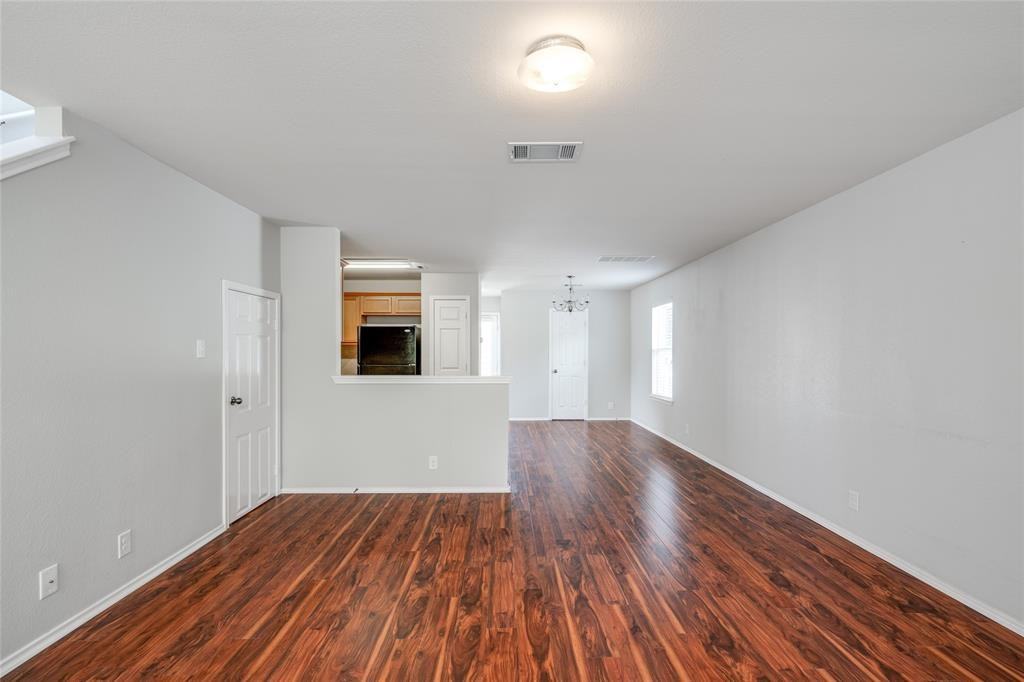 524 Rolling Oak Dr - Photo 3 of 8