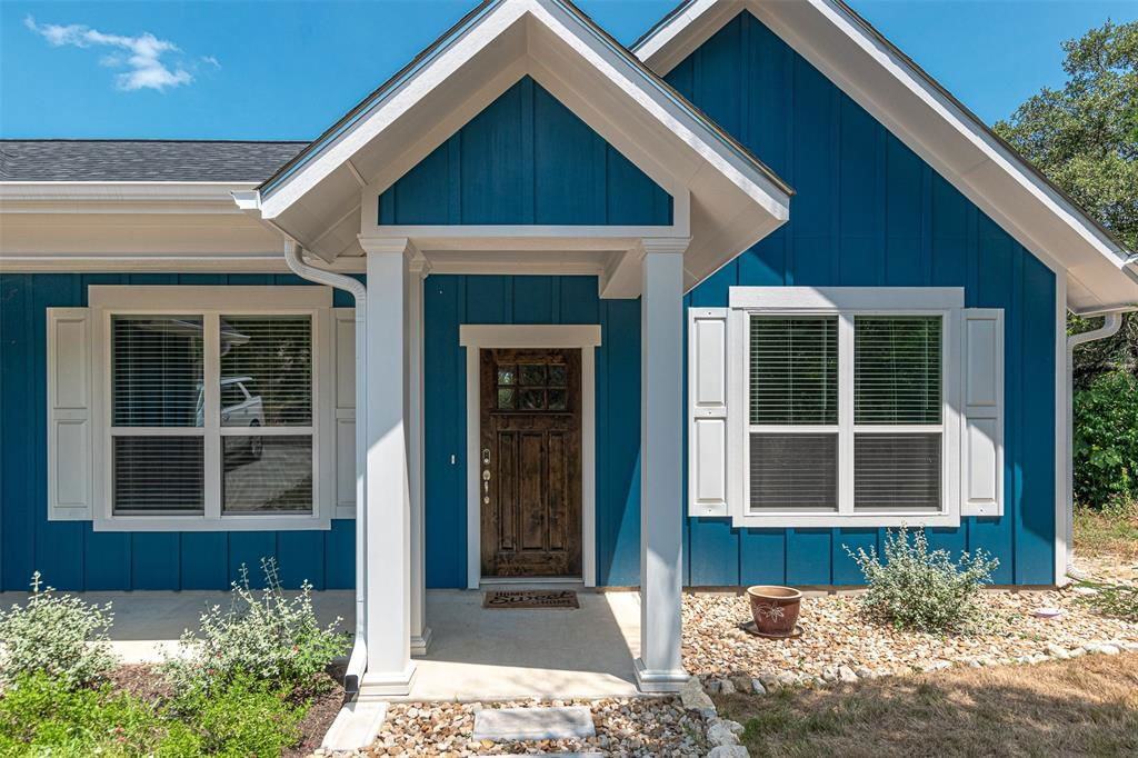 18306 Roundrock Rd - Photo 2 of 8