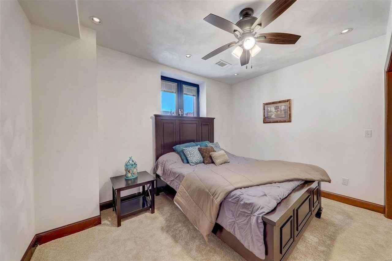 3681 Lindell Blvd - Photo 6 of 12