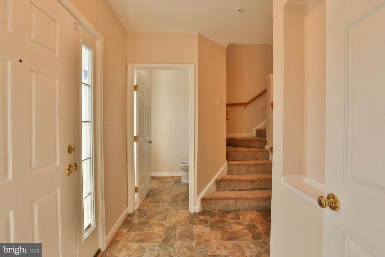 574 Eisenhower Dr - Photo 2 of 43