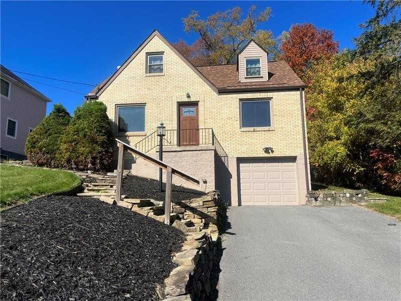 216 Coral Dr - Photo 3 of 22