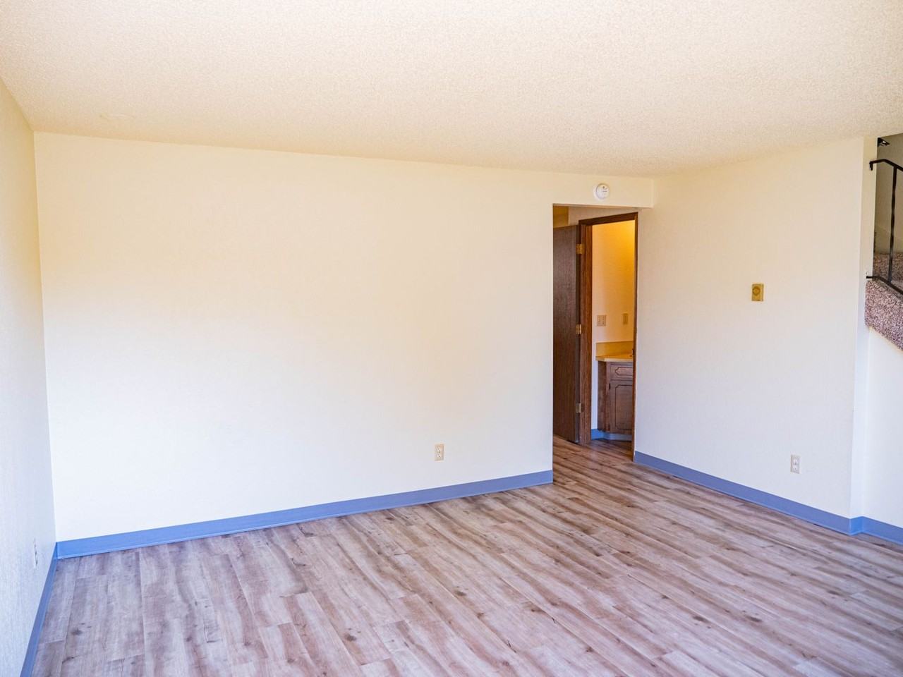 Villa Capri Apartments - Photo 3 of 22