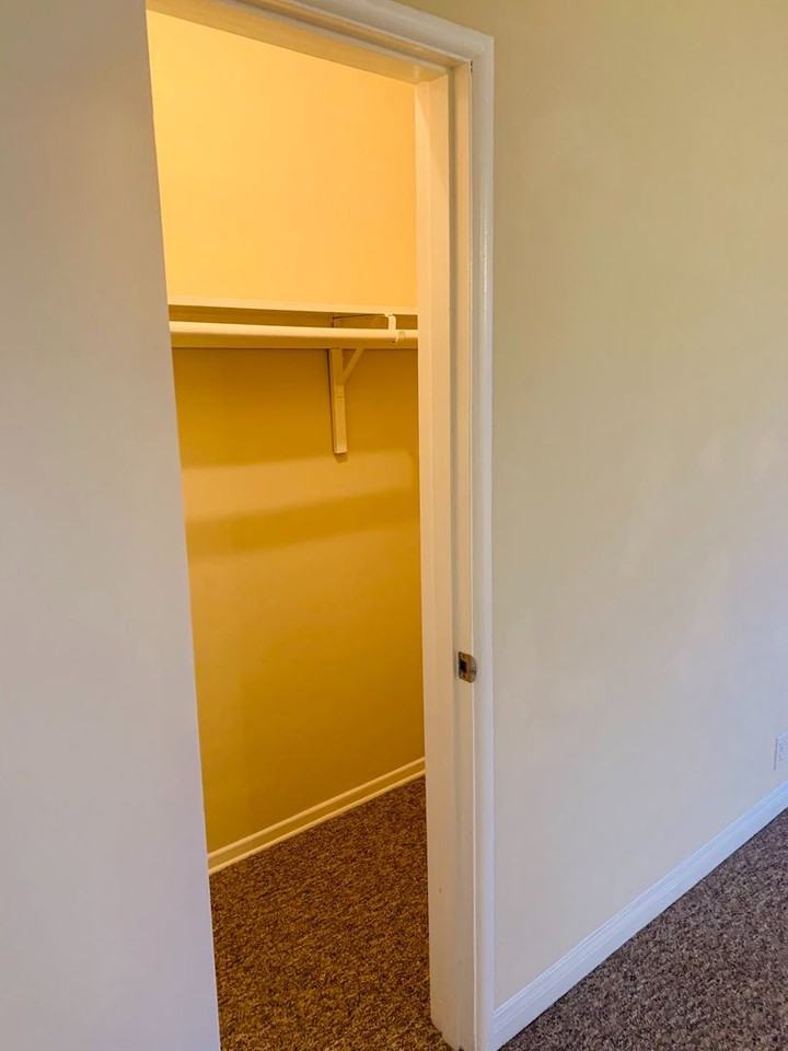 1081 MARK T. (CHERRY) - Photo 3 of 13