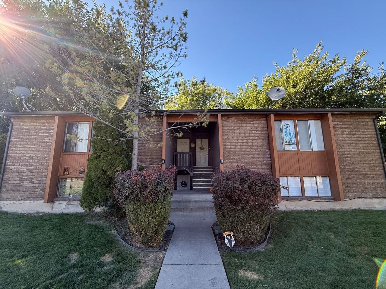 3372 S 200 E - Photo 2 of 9