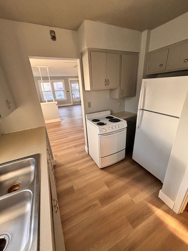 2110 S Patterson St - Photo 3 of 8