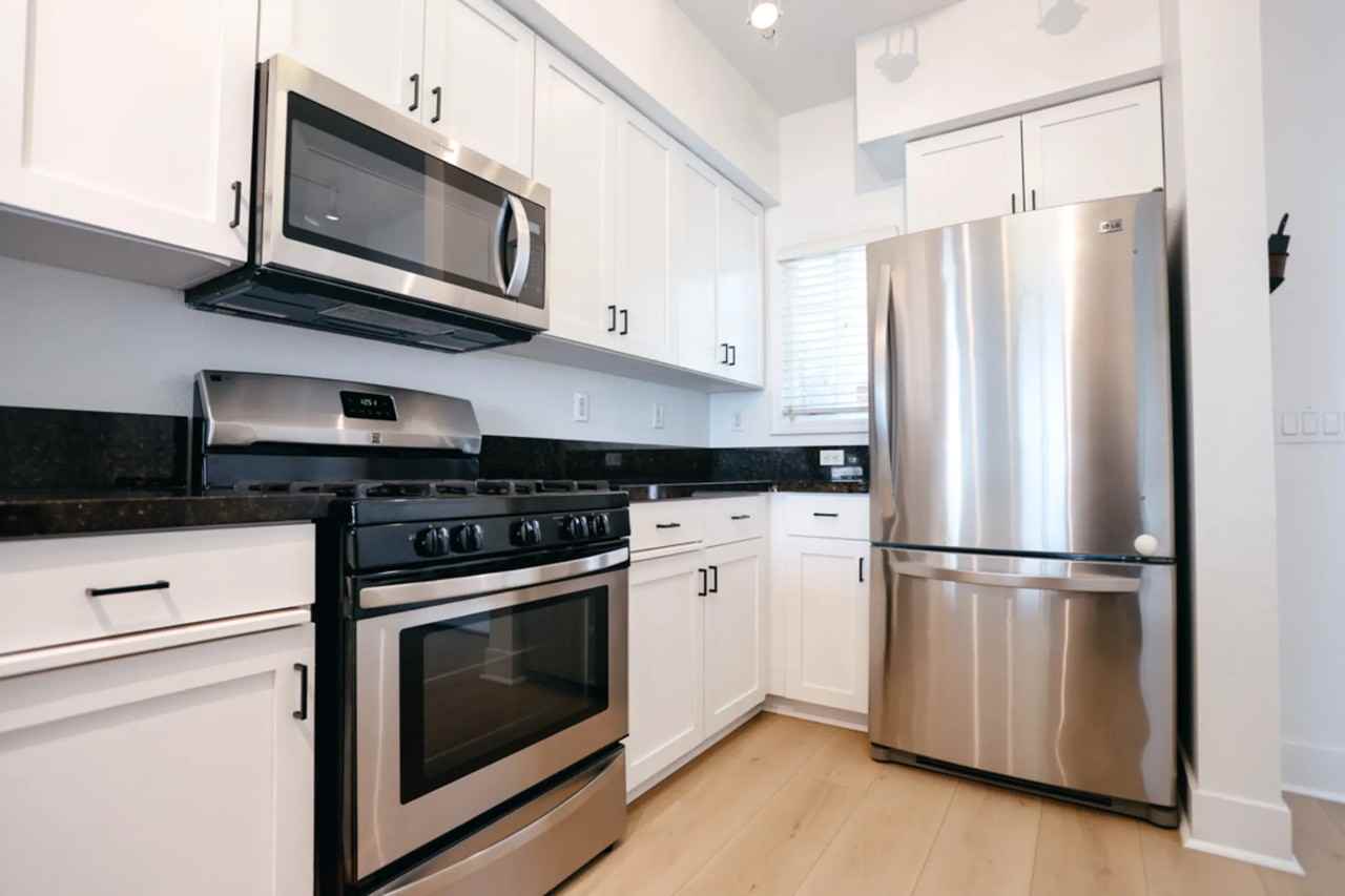 1578 Brunswig Ln - Photo 3 of 9