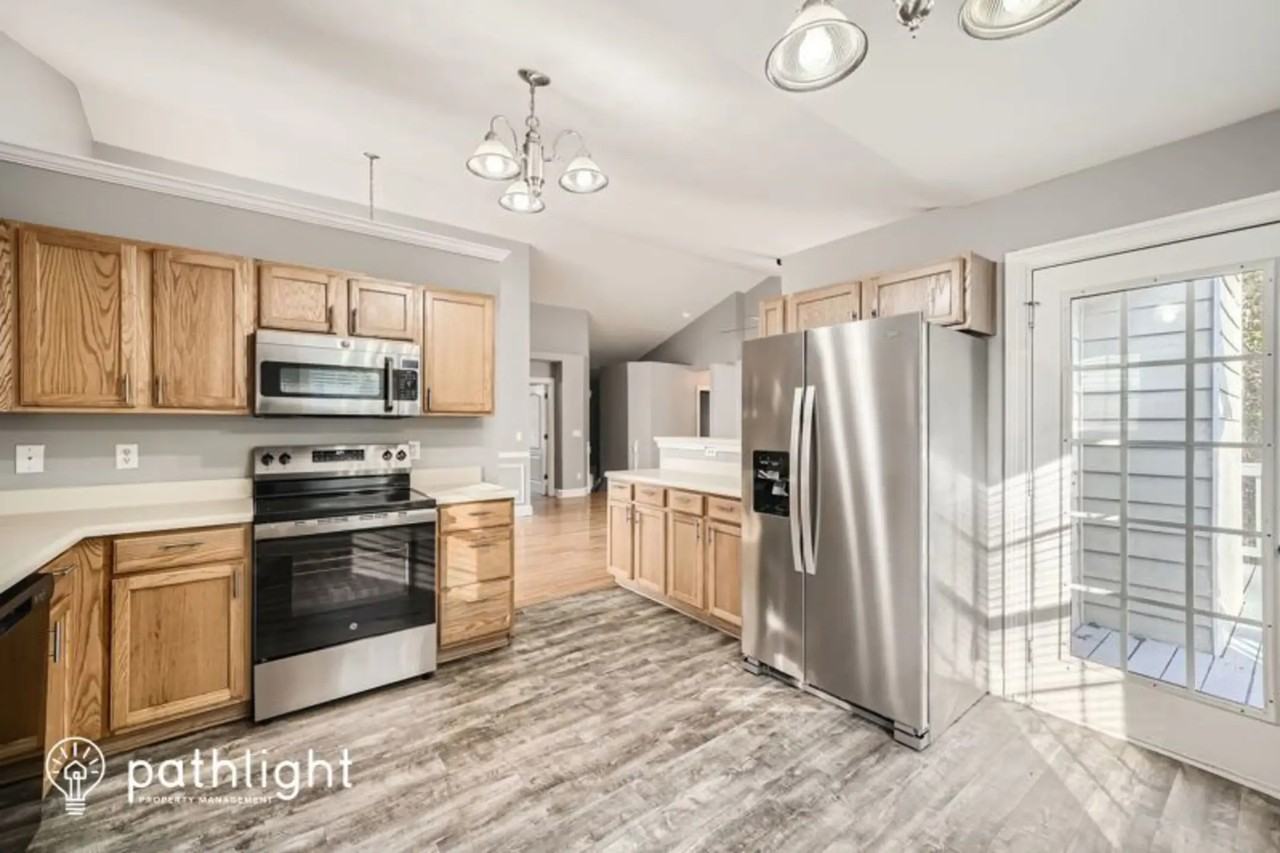 9865 Rivercliff Ln - Photo 3 of 24