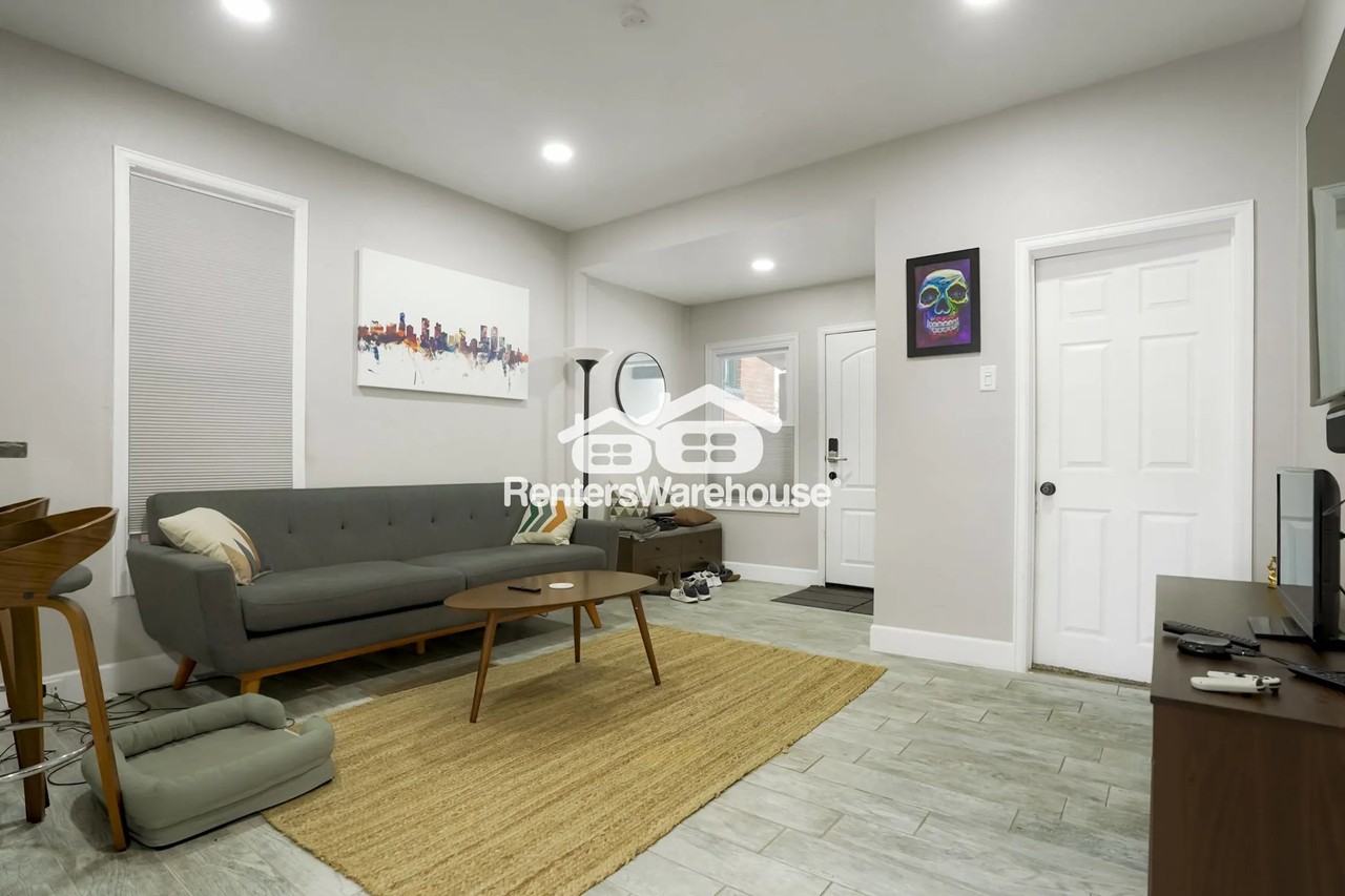 724 Inca St - Photo 2 of 34