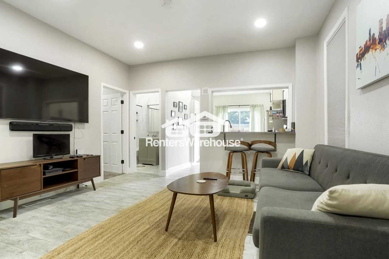 724 Inca St - Photo 3 of 34