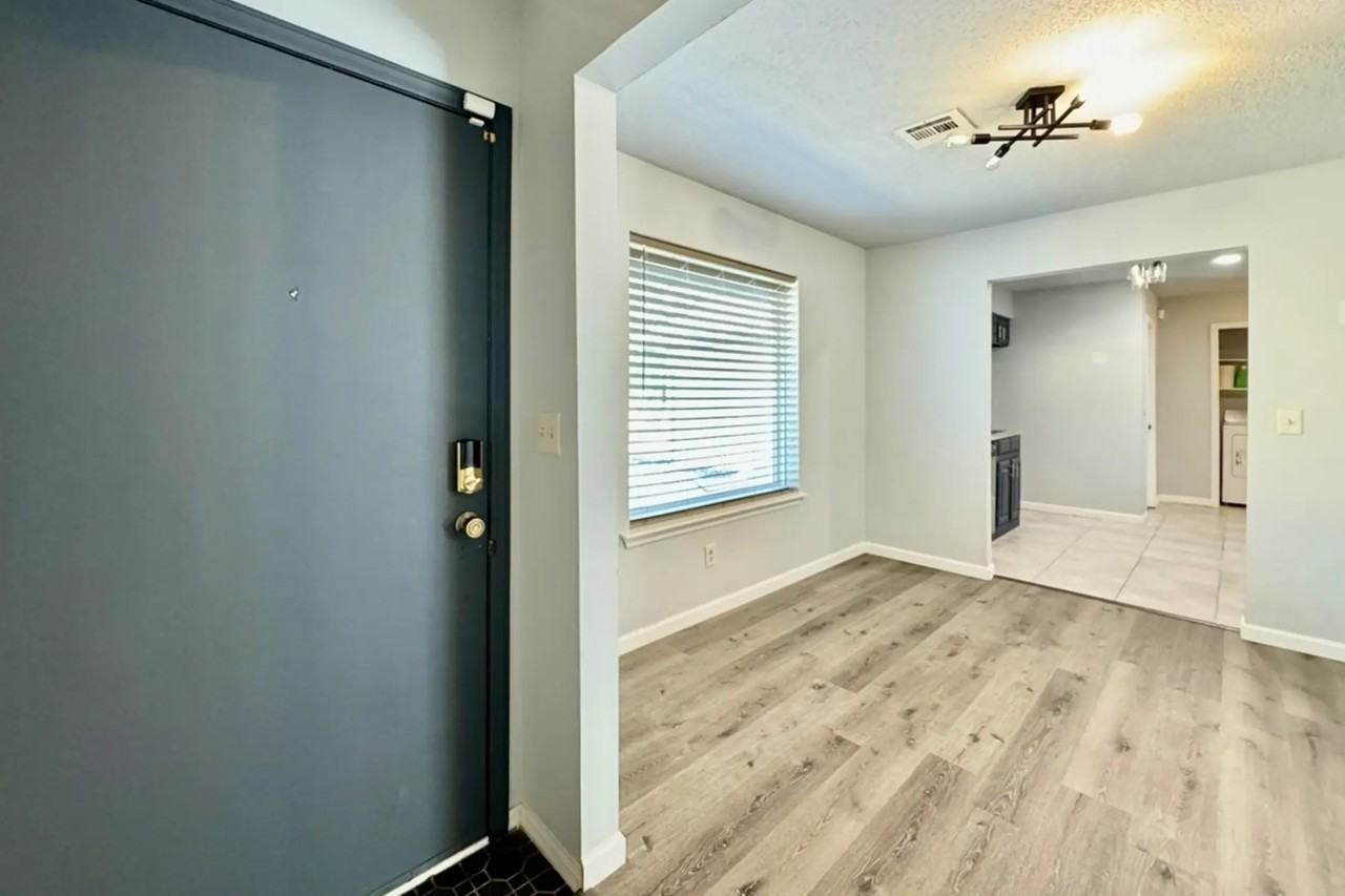 8920 Kenny Cir - Photo 2 of 23