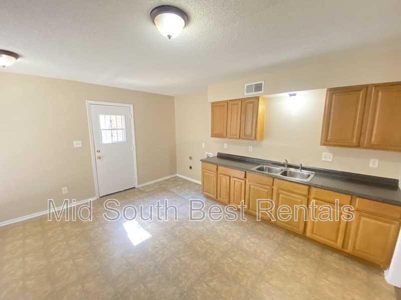 3241 Carnes Ave - Photo 3 of 8